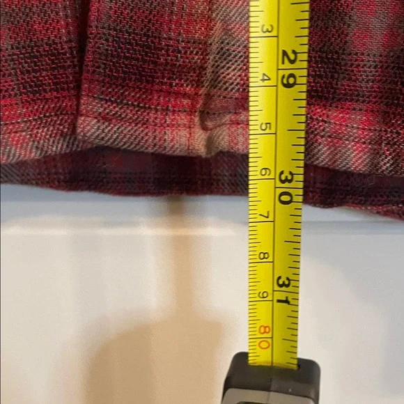 Under Armour Red and Gray Plaid Flannel Shirt Unisex - Picture 11 of 12